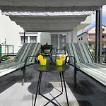 Town Apartment *