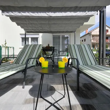 Town Apartman *